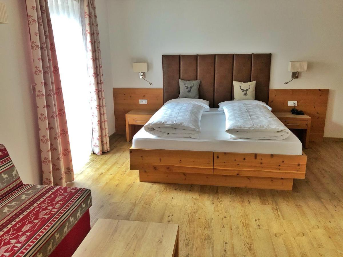 Zur Brucke B&B In Mittewald - Your Home In Heart Of South Tyrol, With Free Parking, Ideal Starting Point For Unforgettable Excursions And Outdoor Adventures, Cozy Rooms And Apartments Фортецца Экстерьер фото
